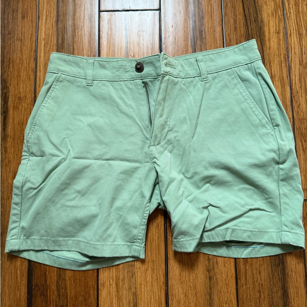 Mugsy Green Flat Front Shorts with Classic Fit